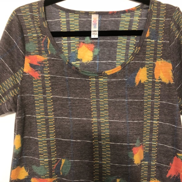 NWOT Lularoe Classic T - Picture 3 of 3